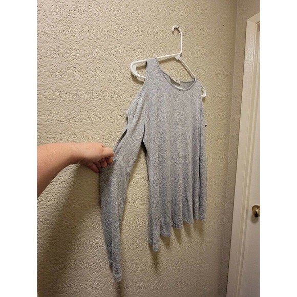 Bear Dance Long Sleeve Colt Shoulder Top Gray Size Medium - Picture 3 of 7
